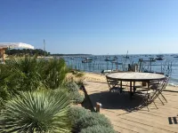 MODERN VILLA WITH HEATED POOL IN THE PROMISED AREA OF ANDERNOS LES BAINS Hotels in Andernos-les-Bains