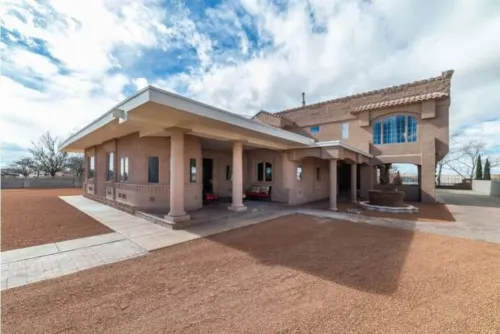 Amazing Spacious Castle House! Hotels in Los Lunas