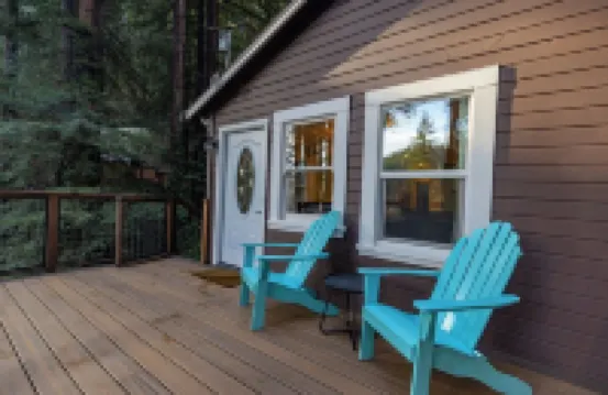 Peaceful Redwood Hideaway - Hot Tub, Hammock, Walk to Russian River and Downtown