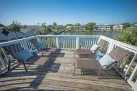 Family Tides-Pool, Hot Tub, Kayaks, Golf Cart, Walk to the Gulf, No Cleaning Fee