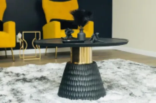 Family-sized house with plenty of space with game room & covered patio