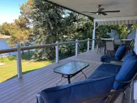 Beautiful lakefront cottage within minutes of sand dunes and Lake Michigan