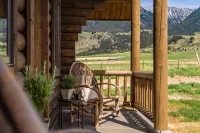 Romantic Log Cabin in Paradise Valley, Montana