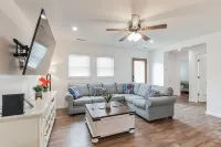 Cozy Beach Cottage just minutes from historic Cape May Pet Friendly!