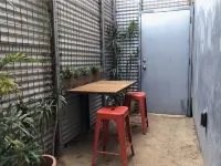 Private, Clean LOFT w PRIVATE COURTYARD/ENTRANCE in Venice Beach w Kitchen