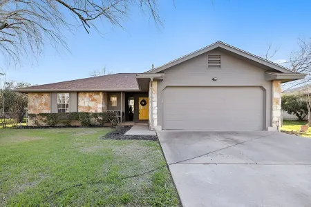 Lookin' and Feelin' Good in Georgetown - Long stays / Pets / Office Отели в г. Джорджтаун