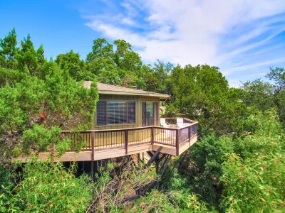 The Treehouse on Lake Travis 랜달스 주변 호텔