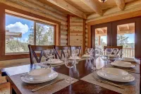 Gorgeous 5 Bedroom Log Cabin for your ALL YEAR relaxation by Zion National Park