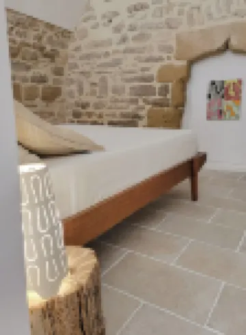 Studio Spacieux de Caractère