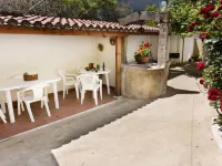 Ferrol: House with patio and small garden Hotels in Ferrol