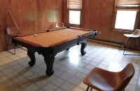 Quiet farmhouse nestled near Presbyterian College and Clinton, SC w/pool table.