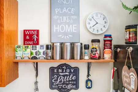 The Resting Place in Thousand Oaks Отели рядом с достопримечательностью «Лейк Шервуд»