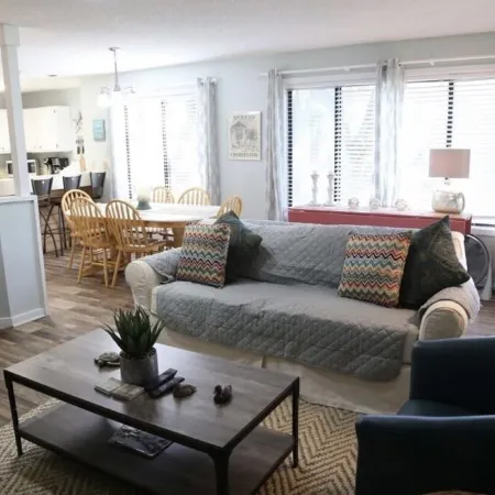 Plantation Nest-The Kerryman2. Screened porch overlooking 5th Tee Box