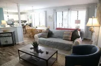 Plantation Nest-The Kerryman2. Screened porch overlooking 5th Tee Box Hotels in Edisto Beach