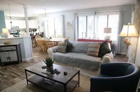 Plantation Nest-The Kerryman2. Screened porch overlooking 5th Tee Box