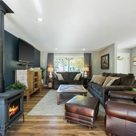 Mountain Bliss! a Beautiful Kalispell Home