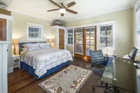 Chef's Kitchen, Salish Sea View, EV Charger: This is The Cottage on Cedar Street