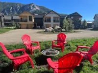 Brand New Beautiful Townhouse! Views and Pickleball Hotels near Kebler Pass