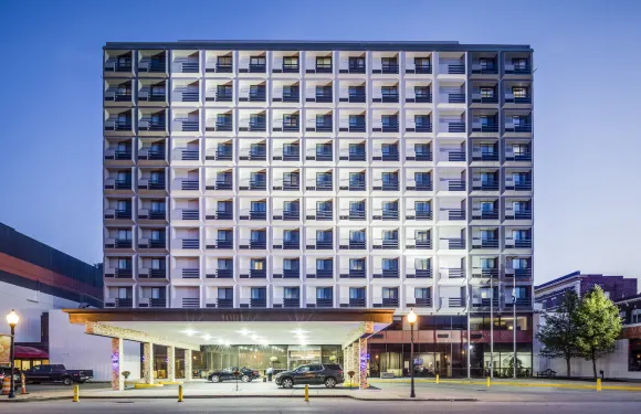 亨廷頓希爾頓逸林酒店