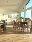 Fully remodeled lake house with gorgeous views of Bull Shoals Lake! 레이크뷰 호텔