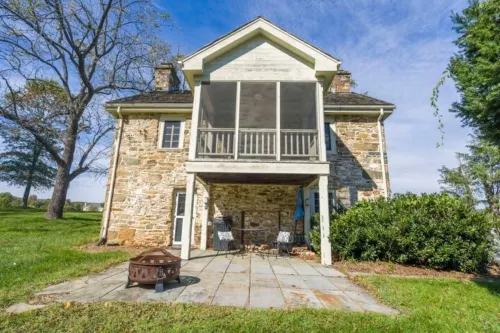 Cozy Stone Cottage in Round Hill, VA
