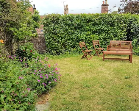 Lovely 3 Bedroom Cottage w/Garden, Thornton. Family&Bike Friendly. Parking Space Hotéis em Pickering