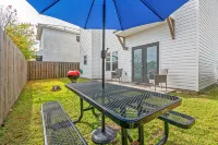 Luxury Coastal Inspired 4-Bedroom in Panama City Hotels in Callaway