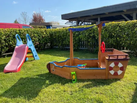 Children and pet friendly vacation home "Zur Friesenkate" Отели в г. Тоссенс