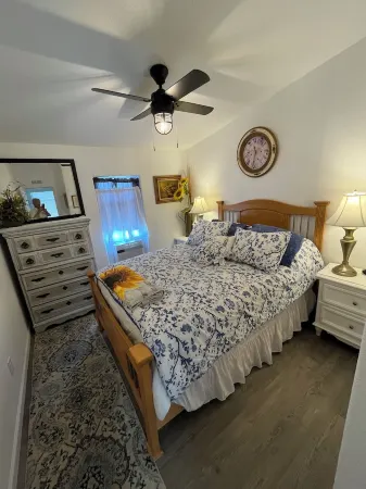 Hidden in the trees!Reasonable Rates-Sleeps 12-Includes kayak for 4.New listing! Отели в г. Гарфилд