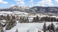 Amazing Historic Montana House. Hot Tub, Large Deck, On Golf Course A++ Location - Boutique