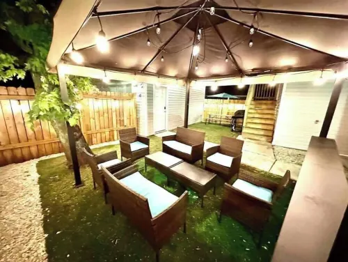 Oak Park 3000 sq ft, sleep 16