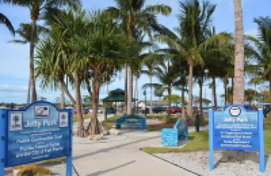 Pool, Hot tub, Kid & Pet Friendly! Near Lake, CLEAN