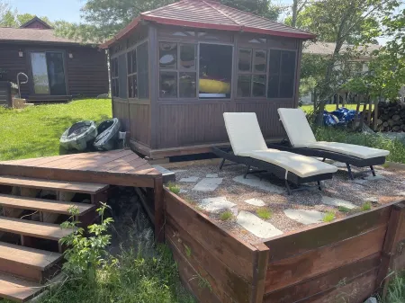 3BR Waterfront Home Steps to Downtown Eagle River