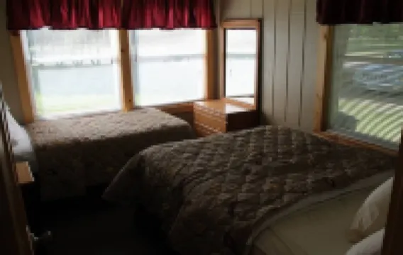 Pheasant Cottage- Cottages On Serenity Lake- has best view of Serenity Lake!
