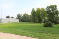 Prairie Pines Lodge....15 private acres....near Devils Lake