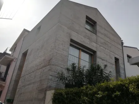 Mario's house among the houses