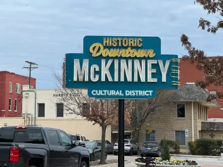 Park View Serenity, walk downtown, across park