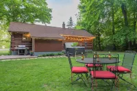 Cute Log Cabin! Boyne Mountain! Hot Tub! Walloon Lake! Fireplace! Beach! - Wifi