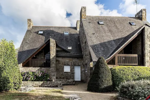 Flat with seaview - 50m from beach- 3/4 persons