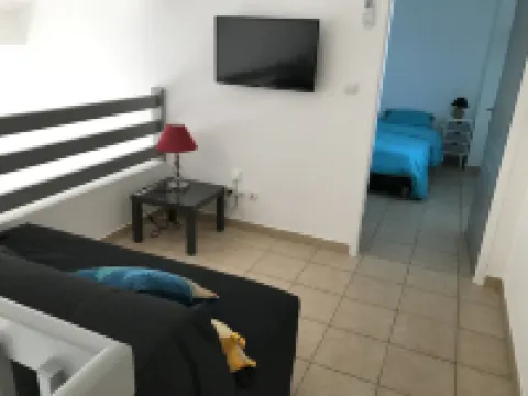 QUIET, HIGH STANDING, LARGE TERRACE AND SWIMMING POOL NEAR THE BEACH