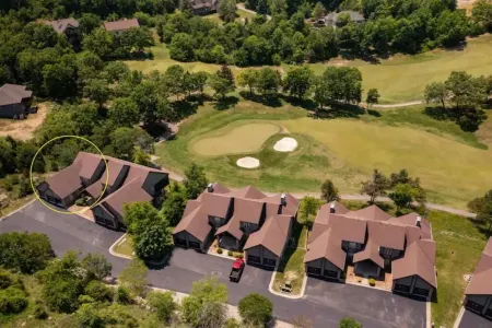 All New! Close to SDC, Golf, Pools and Resort, A Dream on the 13th Green! Отели рядом с достопримечательностью «Марвел Кейв»