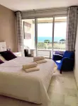 Fine apartment by the sea, beach, nice and quiet yet close to Center