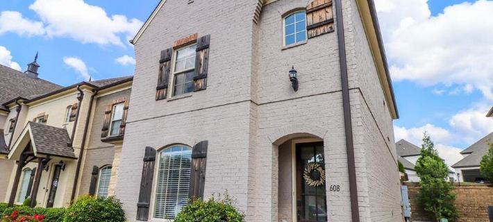 Luxurious condo minutes from Ole Miss & the Square Hoteles en Oxford