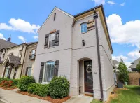 Luxurious condo minutes from Ole Miss & the Square