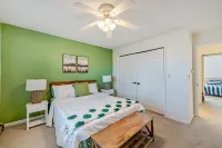 Newly Renovated mountain top Ski House - Short Walk to Slopes