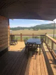 Pinetree Cabin - 4 king beds, stunning views