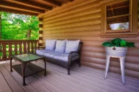 Get Hip ~ Close 2 Attractions - Hot Tub - Firepit - King Suite - Flat Drive - Alphydda