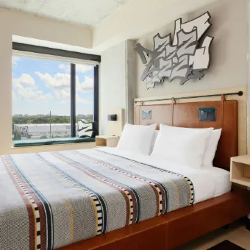 Moxy Miami Wynwood Отели рядом с достопримечательностью «Музей оружия и тир Lock & Load»