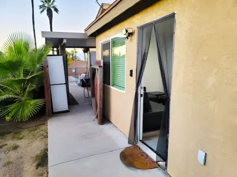 The Shalimar Casita, Fits 6 Guests, Smart Tvs, Remodeled Unit, Full Size Kitchen