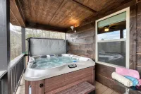 Oak and Antler Cabin - New Build, Mtn View, Hot Tub